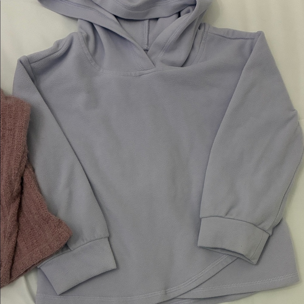 3/4T sweater bundle - Picture 2 of 8
